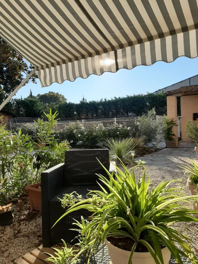 Le Mas D'Hubert L'Isle-sur-la-Sorgue Bagian luar foto
