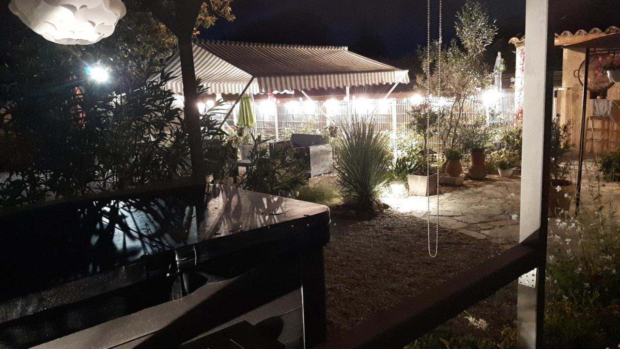 Le Mas D'Hubert L'Isle-sur-la-Sorgue Bagian luar foto