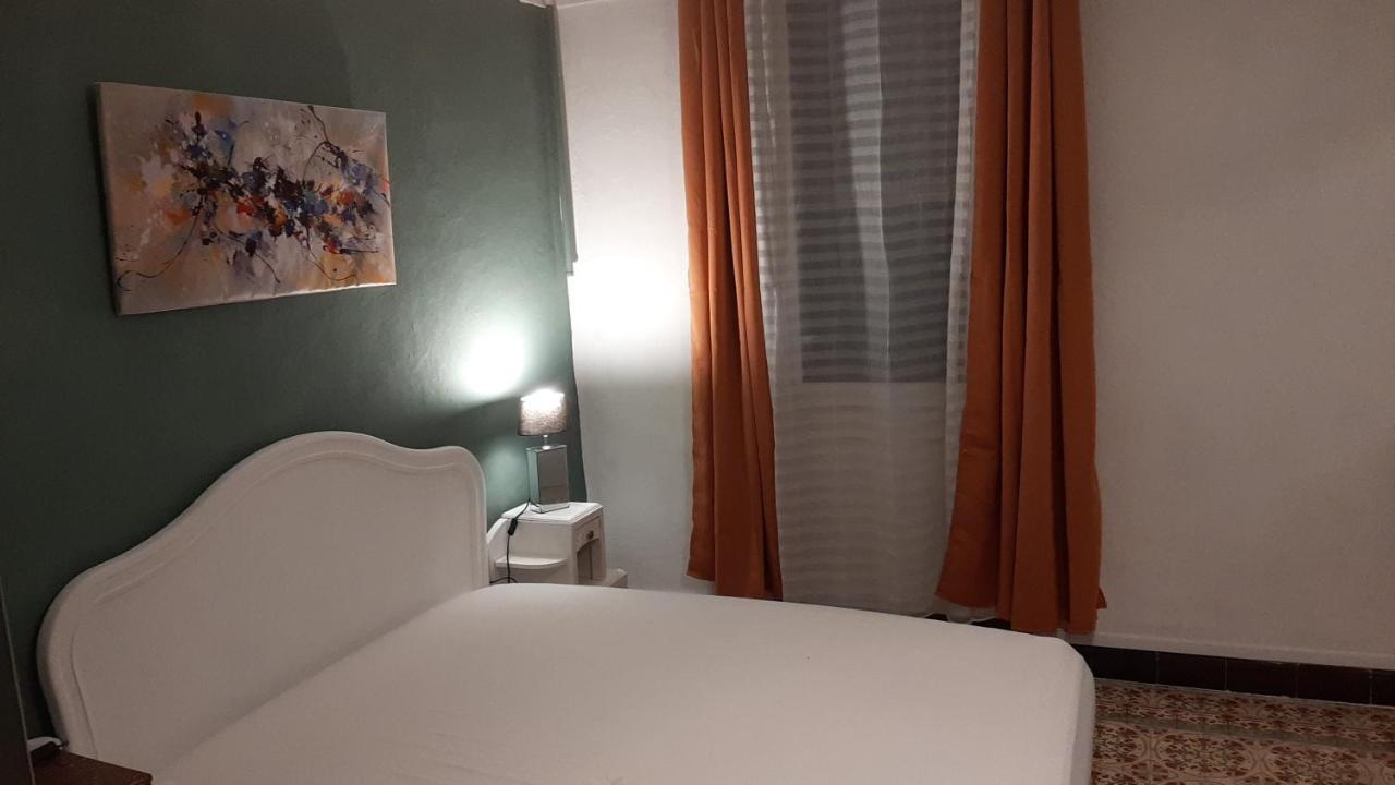 Le Mas D'Hubert L'Isle-sur-la-Sorgue Bagian luar foto