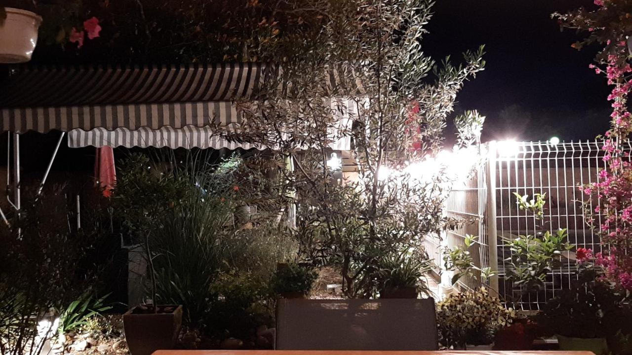 Le Mas D'Hubert L'Isle-sur-la-Sorgue Bagian luar foto
